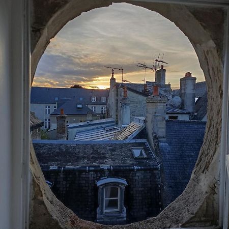 Charmant Appartement Renove Bayeux Exterior foto
